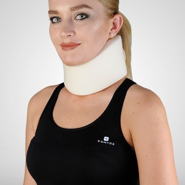 Collier cervical  souple  (éponge)