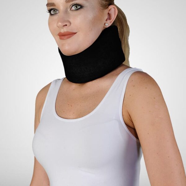 collier cervical  souple  (éponge)-noir