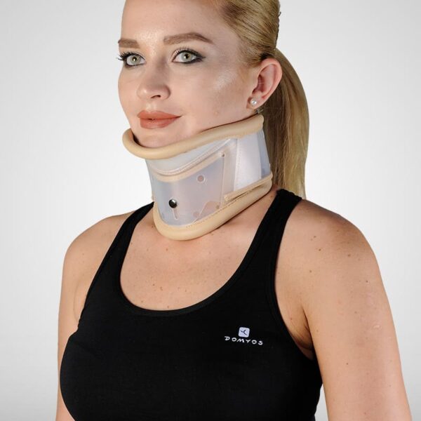 Collier cervical avec support de menton