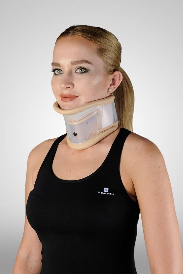 Collier cervical avec support de menton