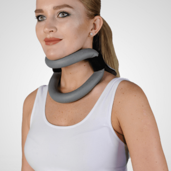 Collier cervical avec armature metallique
